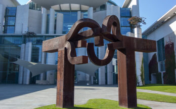 Sculture di Chillida