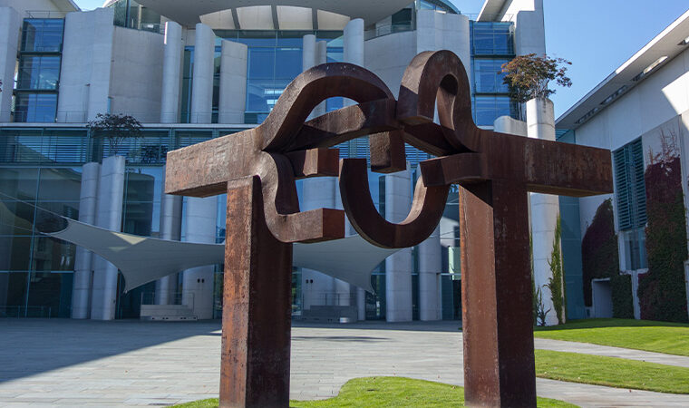 Sculture di Chillida