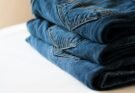 La storia dei blue jeans: tra passato e presente