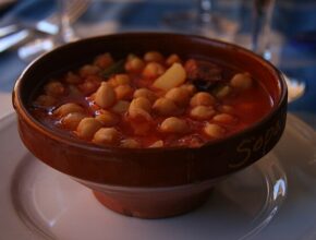 Zuppa di ceci (fonte: Wikimedia Commons)