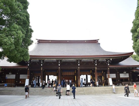 Politicizzazione dei Santuari Giapponesi: Meiji e Yasukuni