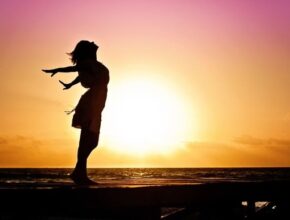 la legge di inversione di Alan Watts: perché è utile per essere felici