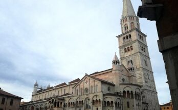 Il duomo di Modena: capolavoro dello stile romanico