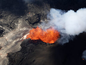 Il mito di Pele, la divinità hawaiana. Cratere del vulcano Kilauea.