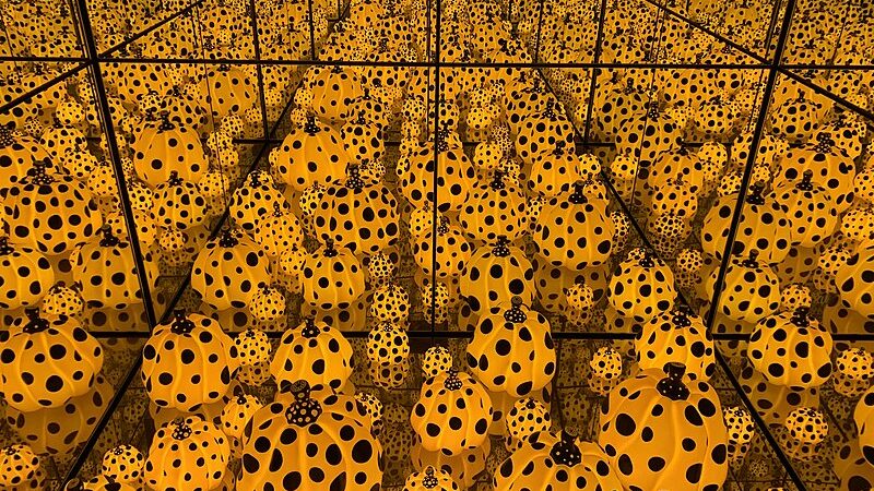 opere di Yayoi Kusama.