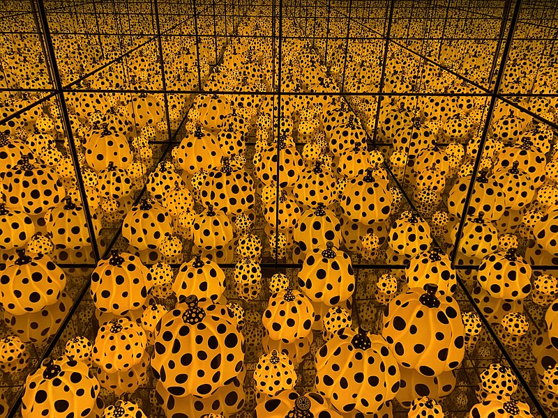 opere di Yayoi Kusama.