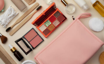 Cosa mettere nel beauty-case: 10 prodotti che non devono mancare