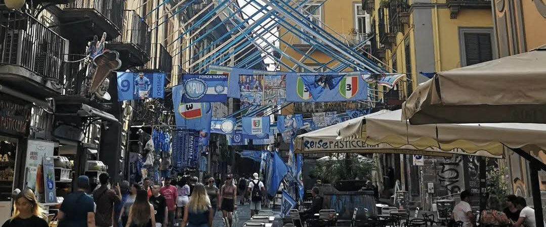Turismo a Napoli: come l'overtourism sta distruggendo la città