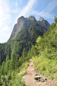 Il Lago di Sorapis: meta per appassionati di hiking e trekking