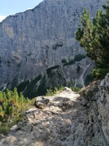 Il Lago di Sorapis: meta per appassionati di hiking e trekking