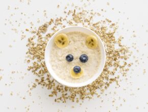 Porridge d'avena: 4 varianti e i loro benefici per una colazione salutare