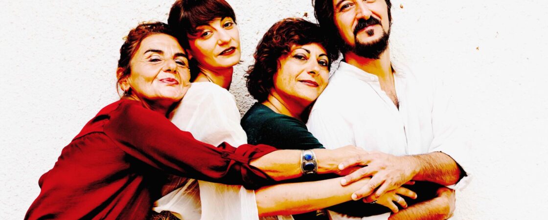 O' Mbruoglio - Assurd, l'ensemble.