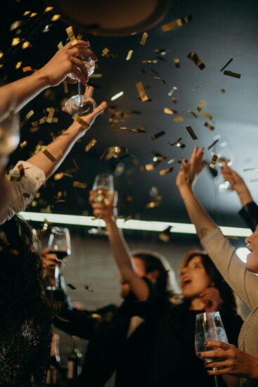 Frasi di auguri di buon anno nuovo: citazioni e poesie per Capodanno 2025