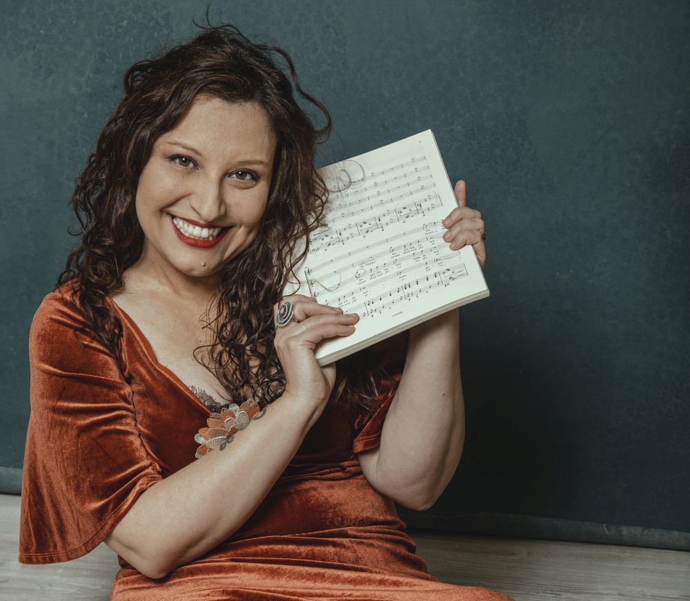 Elena Bresciani, cantante lirica e scrittrice appassionata