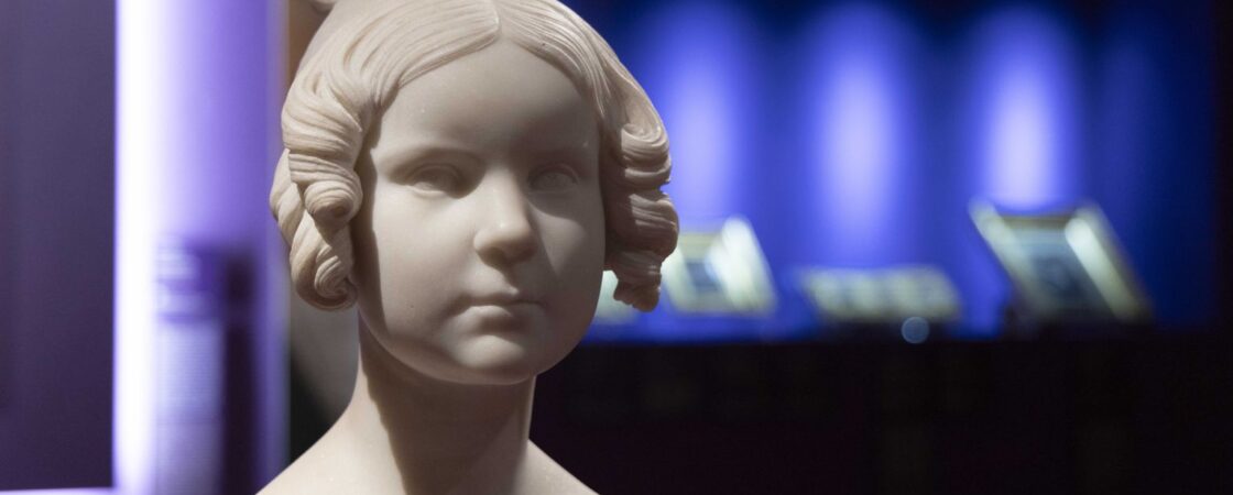 statua Roma pittrice: artiste al lavoro tra XVI e XIX