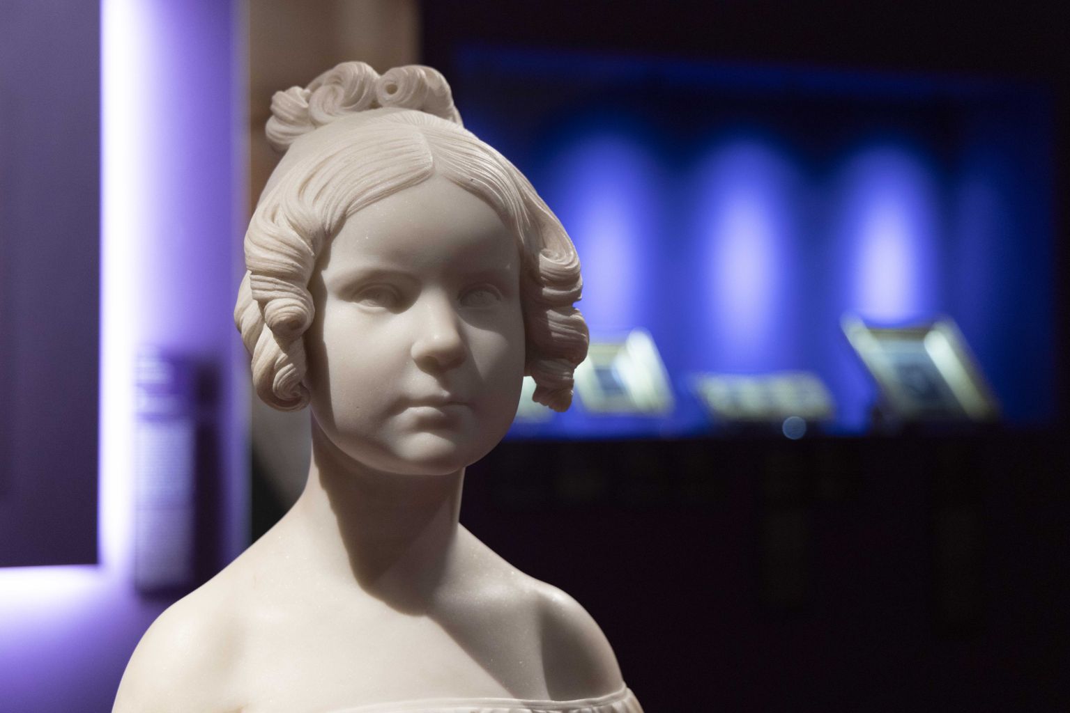 statua Roma pittrice: artiste al lavoro tra XVI e XIX