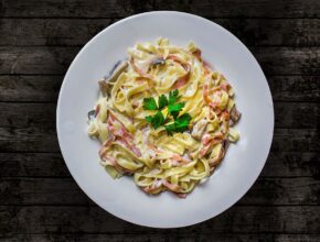 Pasta alla papalina: una ricetta deliziosa