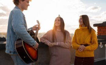 Canzoni da dedicare agli amici: 4 da ascoltare