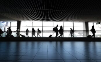 https://pixabay.com/it/photos/aeroporto-a-passeggio-in-attesa-4120835/