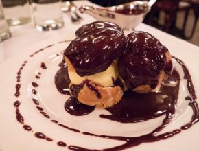 Ricetta dei profiteroles - come preparare il dolce d’origine francese
