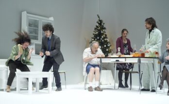 Ex - esplodano gli attori, al Piccolo Bellini | Recensione