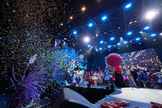 Sfilata delle Quadriglie a Palma Campania con costumi colorati