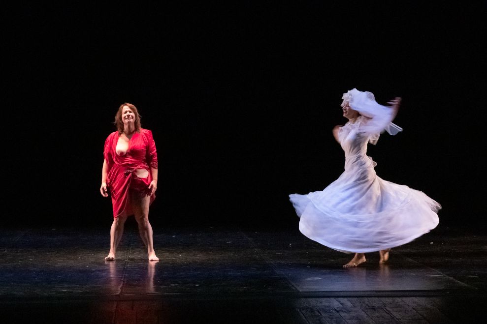 Extra moenia di Emma Dante al teatro Bellini di Napoli | Recensione