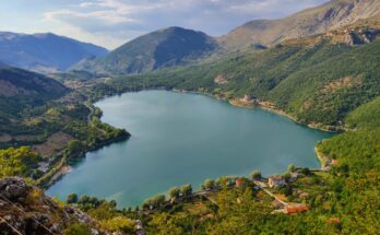 5 luoghi imperdibili a Scanno: il borgo che ispirò Escher