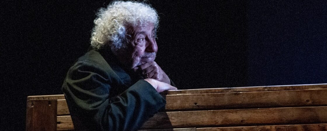 L'uomo dal fiore in bocca - fiori di palco | Recensione