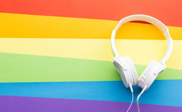 Brani di cantanti queer: 12 da ascoltare per il Pride Month