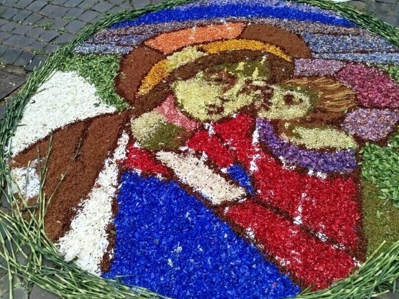 Infiorata di Genazzano: il tappeto di fiori più lungo del mondo