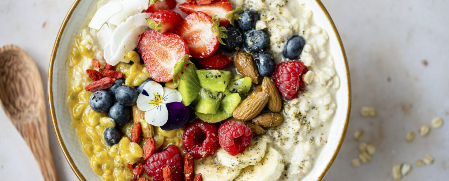 Porridge a colazione: 3 idee gustose
