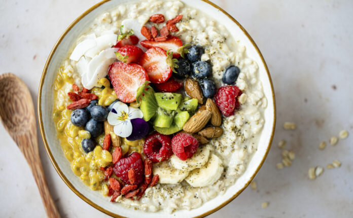 Porridge a colazione: 3 idee gustose