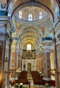 Interno della Basilica di Maria Santissima della Madia