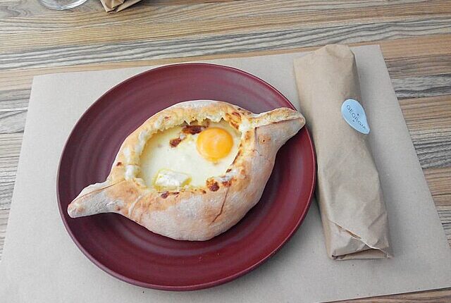 Khachapuri georgiano: lo street food di tendenza a Londra