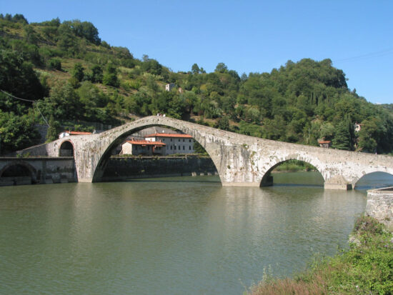 Garfagnana: il parco dell'Orecchiella e il ponte del diavolo