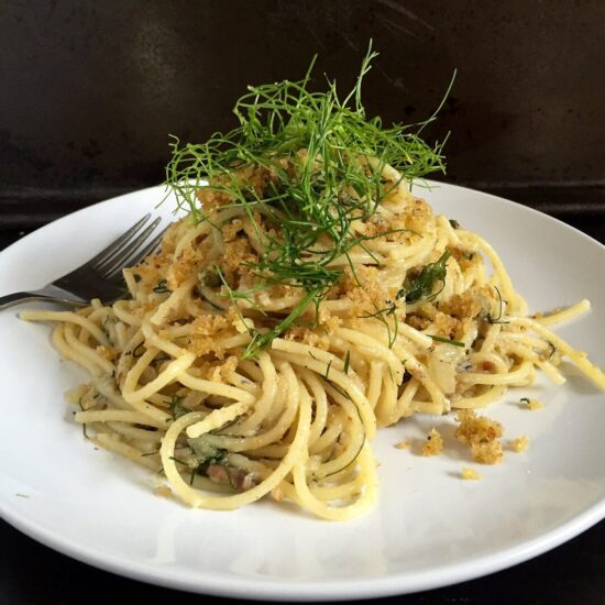 Piatto di pasta con le sarde, da mangiare a Palermo 