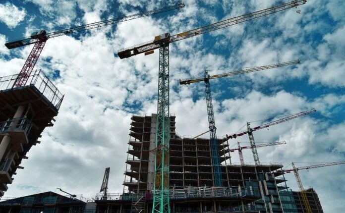 Come affrontare i lavori extra condominiali senza stress