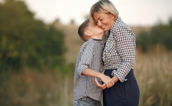 Poesie per la mamma: i versi più belli della letteratura da dedicare