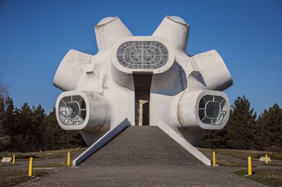 Monumenti sovietici abbandonati