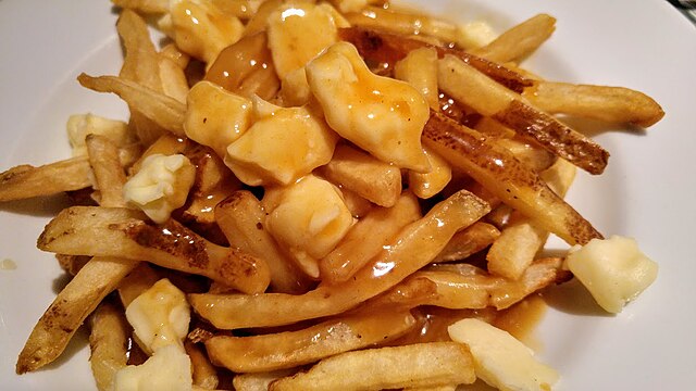 Poutine: il comfort food che racconta il Canada