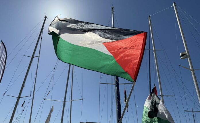 Global Sumud Flotilla salpa simbolicamente da Napoli | Recensione