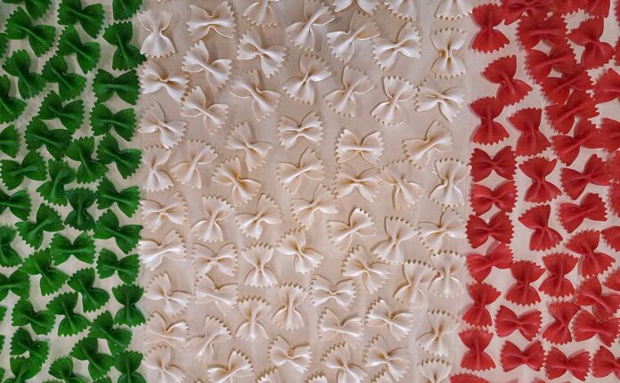 Ricetta di settembre: pasta con zucchine, pomodori e provola