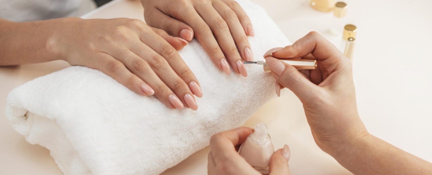 La storia delle unghie in gel: dalla nail form alla dual form
