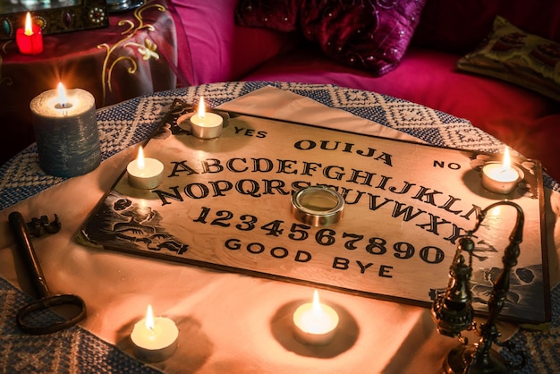 Demoni della tavola Ouija, i 3 più pericolosi