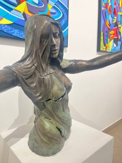 “Time Spent Loving”: 23 artisti in mostra alla Syart Gallery