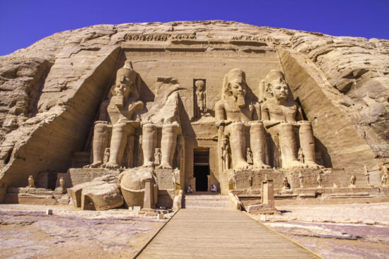 Tempio di Abu Simbel e statue di Ramses