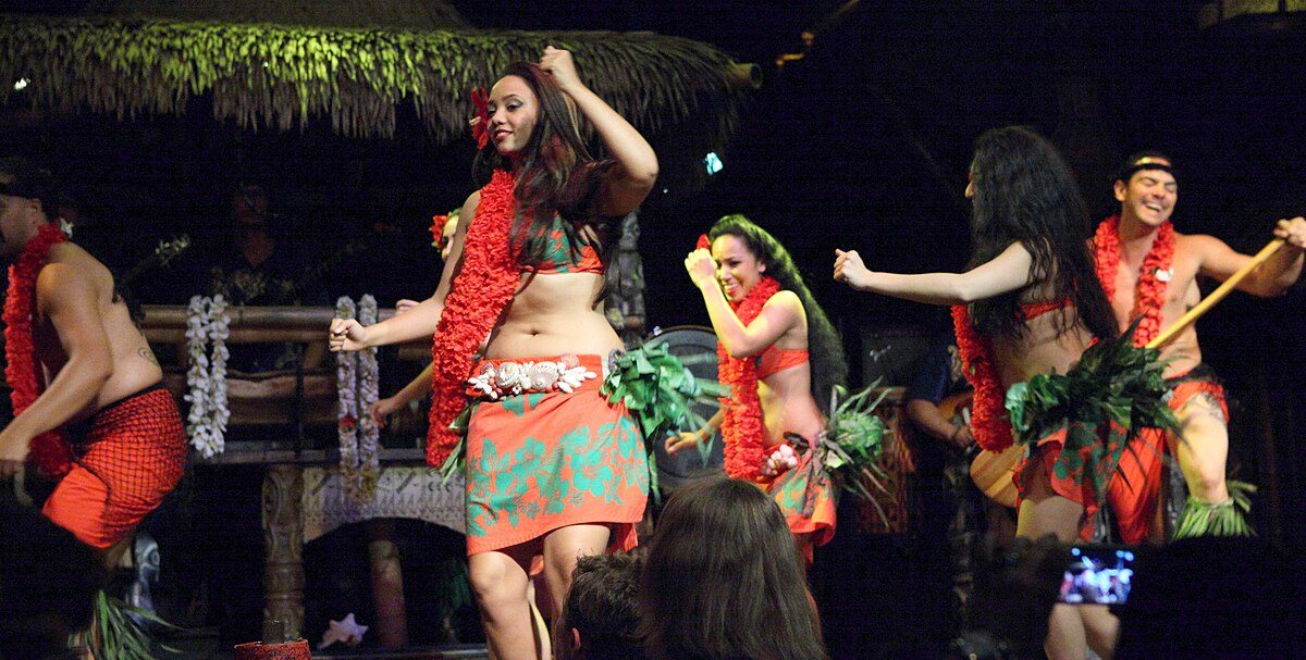 Cene spettacolo a Napoli: 3 locali da non perdere