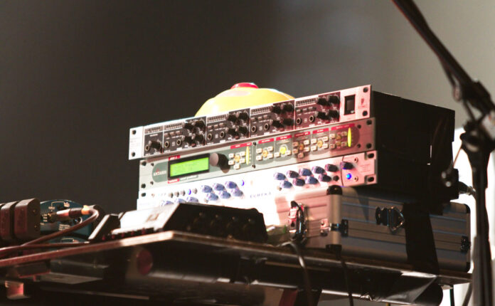 Hyperpop: musica che rompe gli schemi