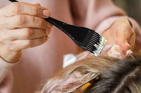 Spray ritocco per capelli: come si usa e quale acquistare 